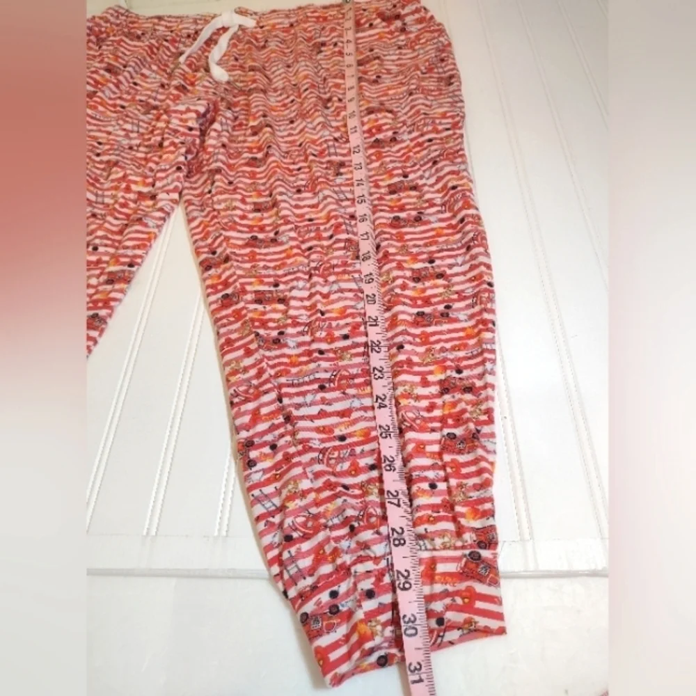Little Dudes and Darlings women's house pants size ((3XL)